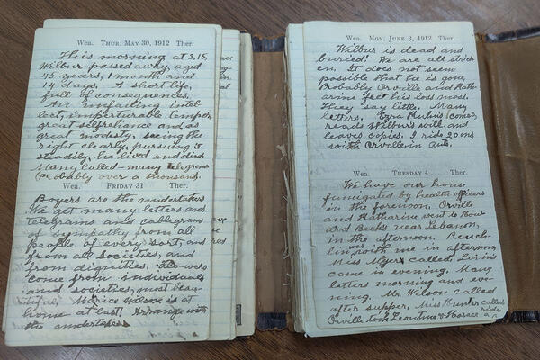 1912 Milton Wright Diary of loose pages open to entry when Wilbur Wright died.